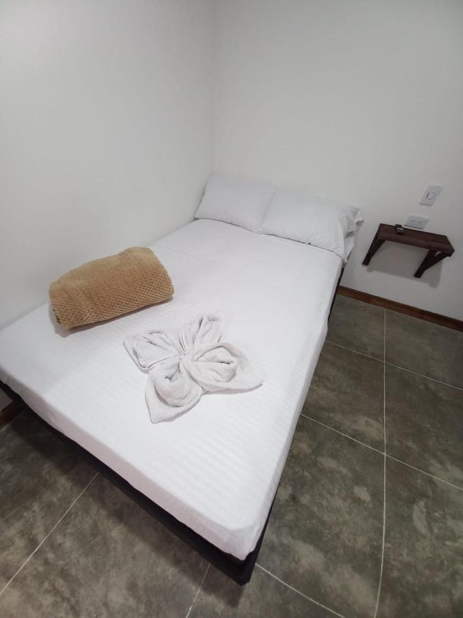 Artesanos Y Turistas Apartment Guatapé Екстериор снимка