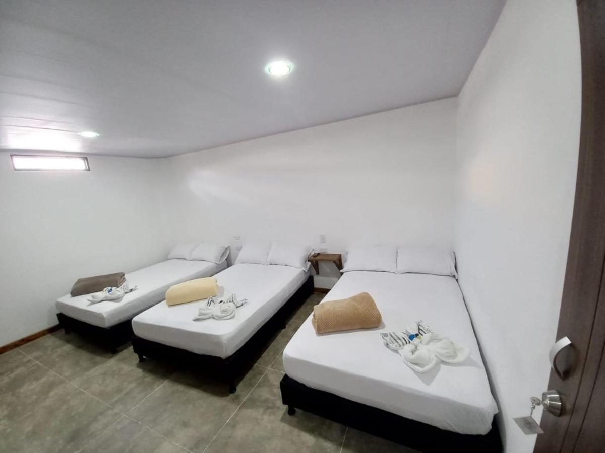 Artesanos Y Turistas Apartment Guatapé Екстериор снимка