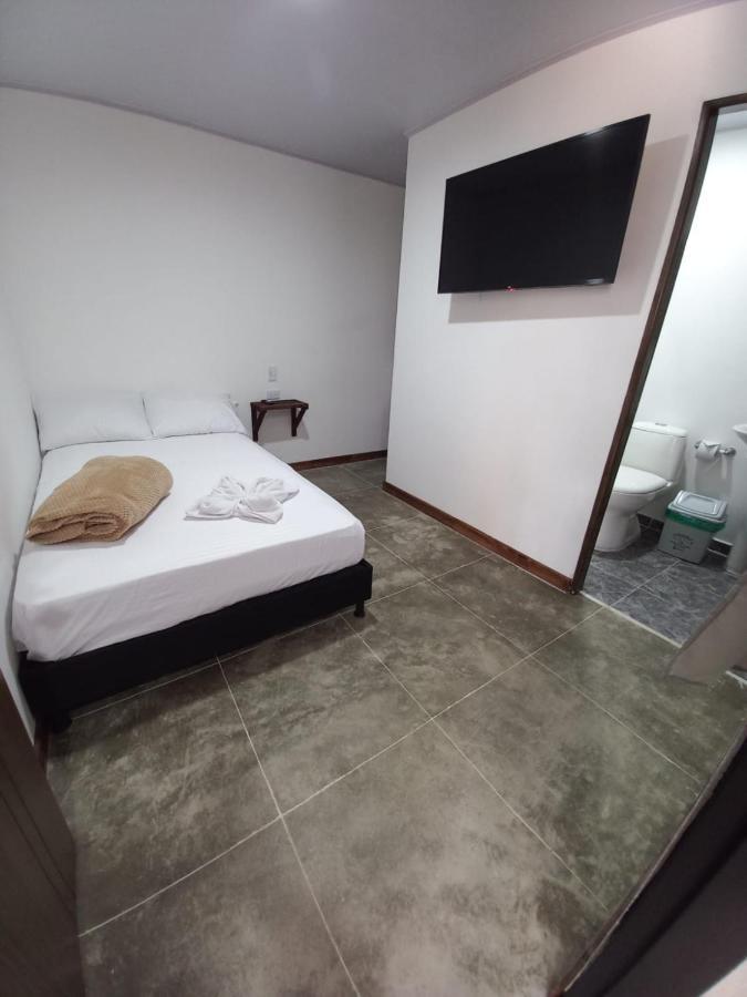 Artesanos Y Turistas Apartment Guatapé Екстериор снимка