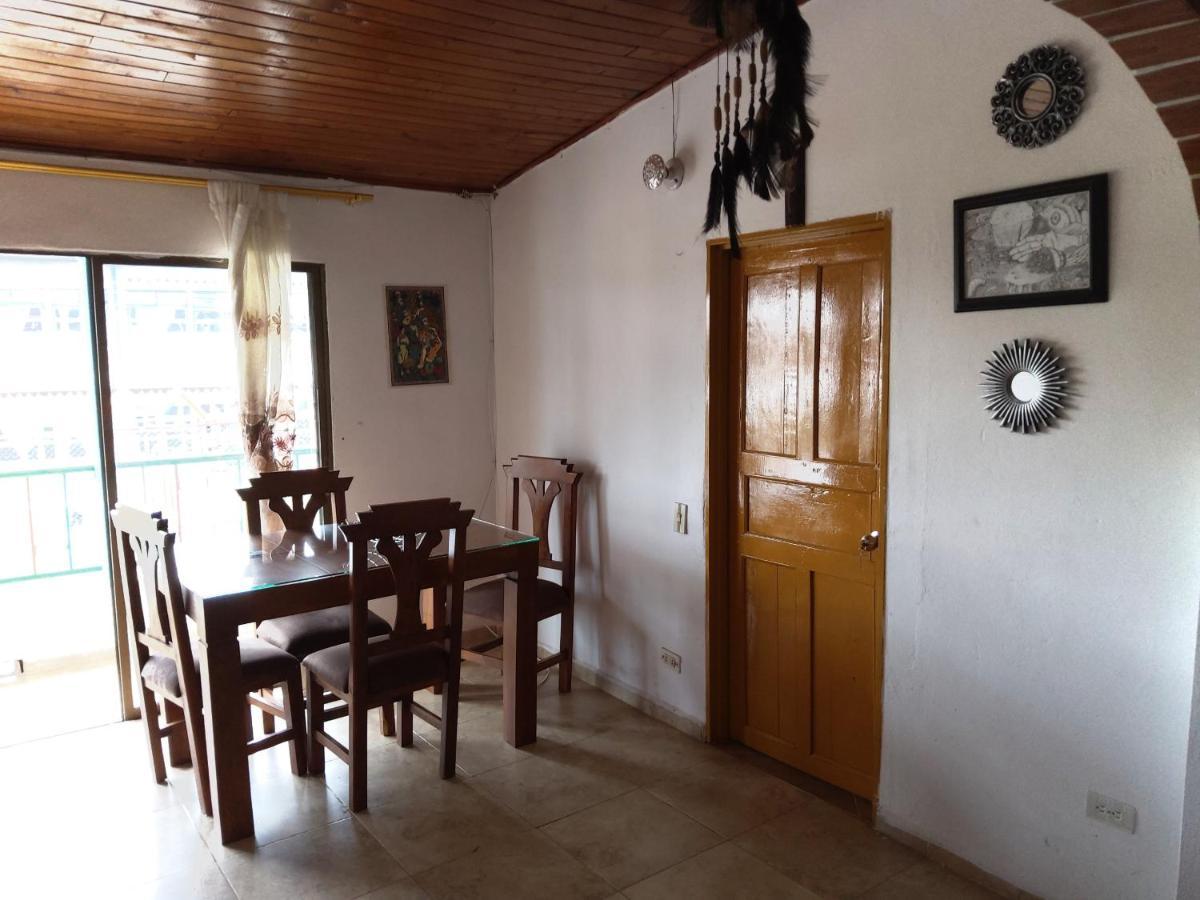 Artesanos Y Turistas Apartment Guatapé Екстериор снимка